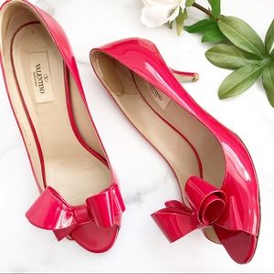 Valentino Garavani • Bow Pumps • 40